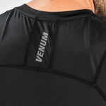 Rashguard Venum G-Fit Air maniche corte Nero-Combat Arena